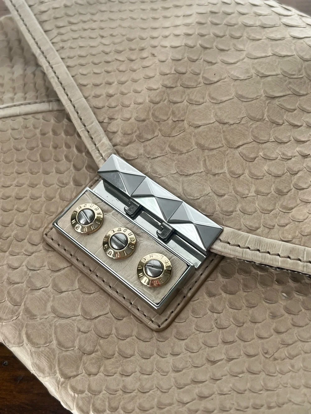 Henri Bendel Exotic Rivington 2-in-1 Envelope Clutch Nuetral Genuine Watersnake - Picture 3 of 11
